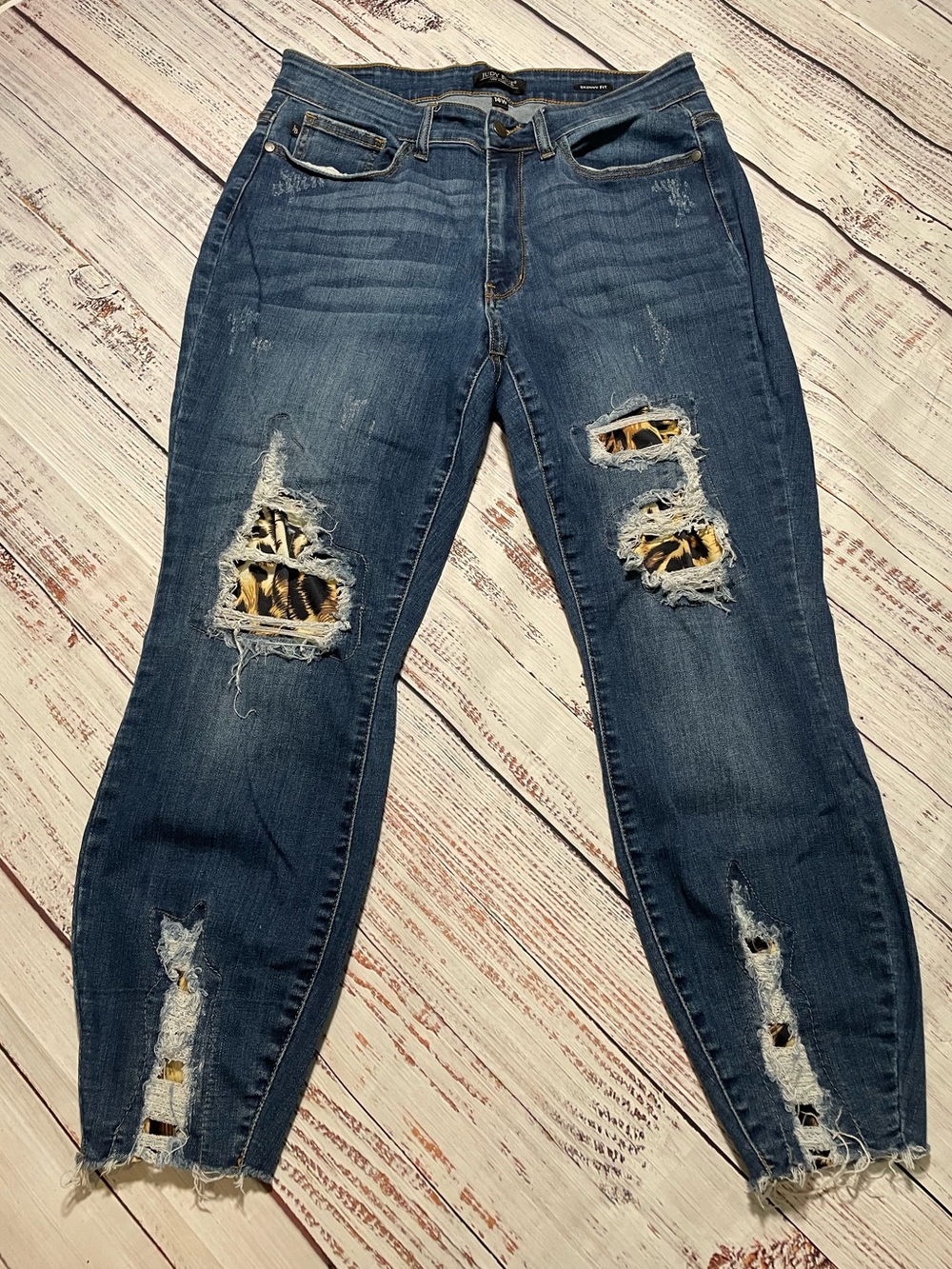 Judy Blue Skinny Fit Distressed jeans with Cheetah Print Patches. Size 14W